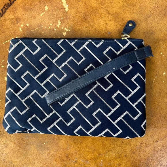 Tommy Hilfiger navy/white monogram hobo bag with wristlet - Picture 11 of 12